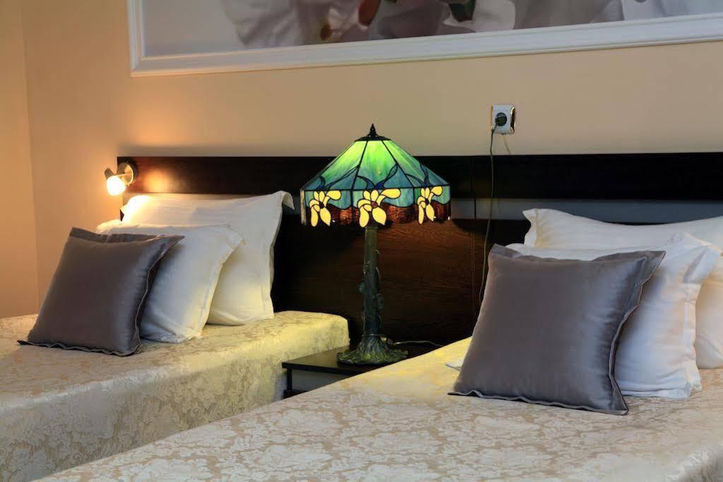 Family Hotel Central Shumen Luaran gambar