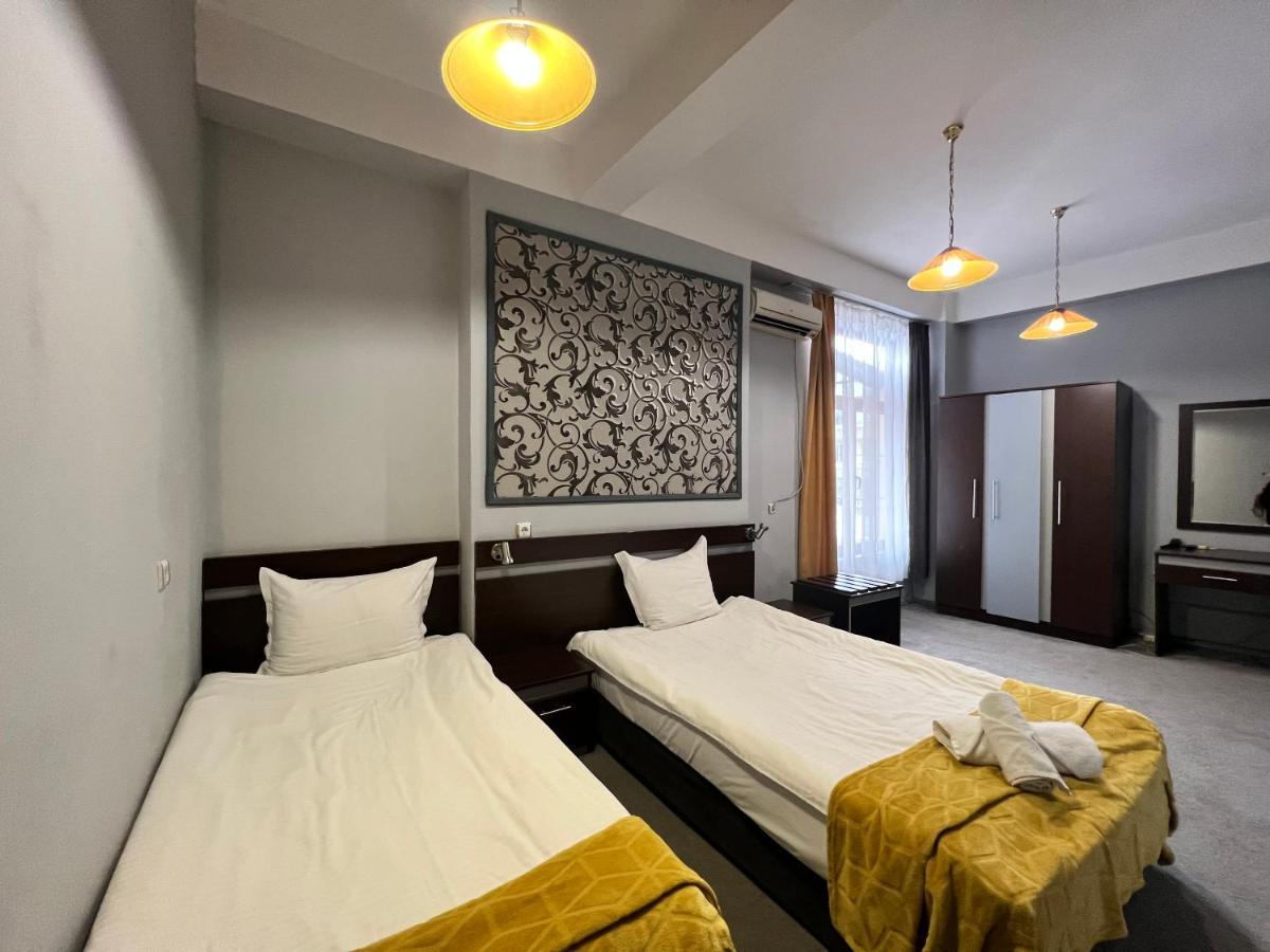 Family Hotel Central Shumen Luaran gambar