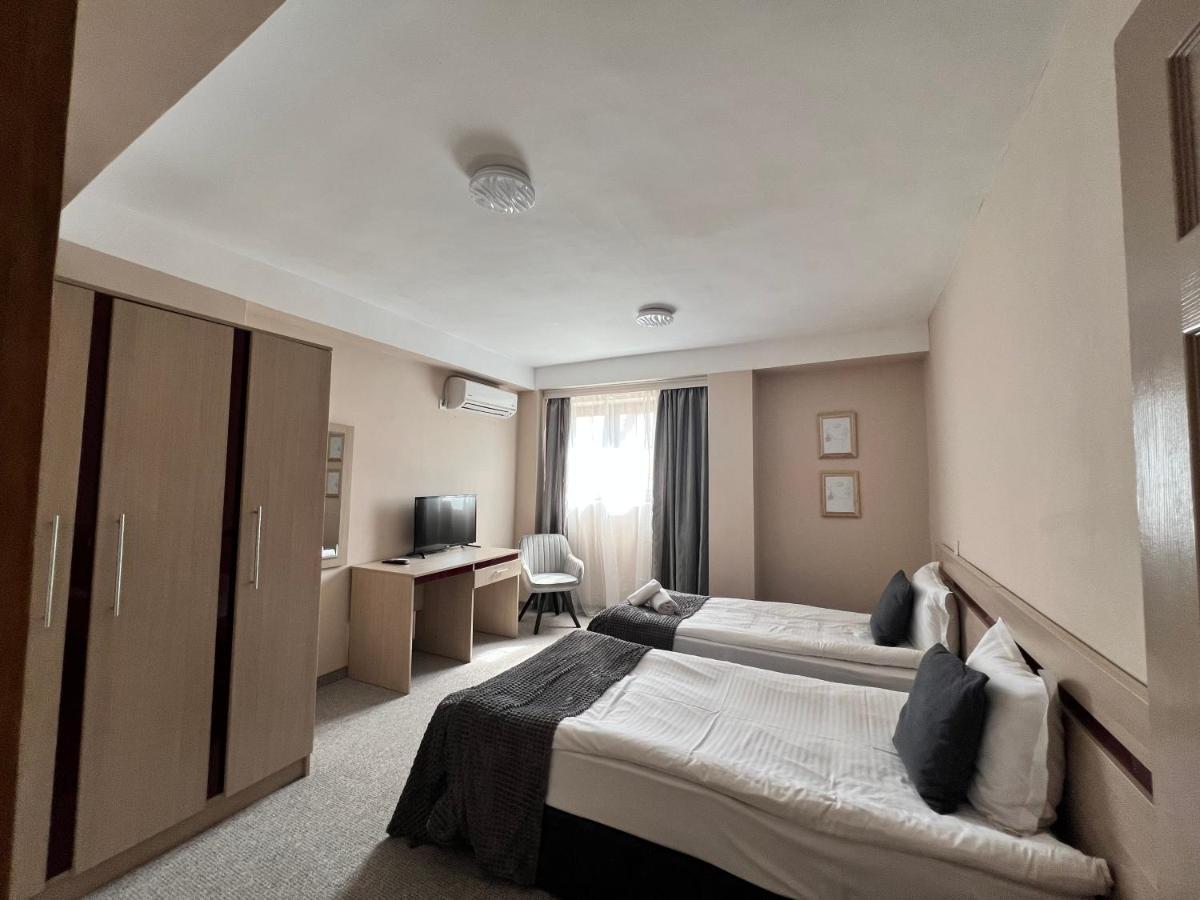 Family Hotel Central Shumen Luaran gambar